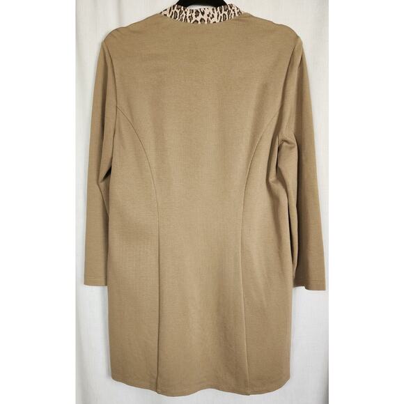 Chicos Duster snap Front Cardigan shacket Beige leopard Animal Print size 1X EUC - Picture 5 of 8